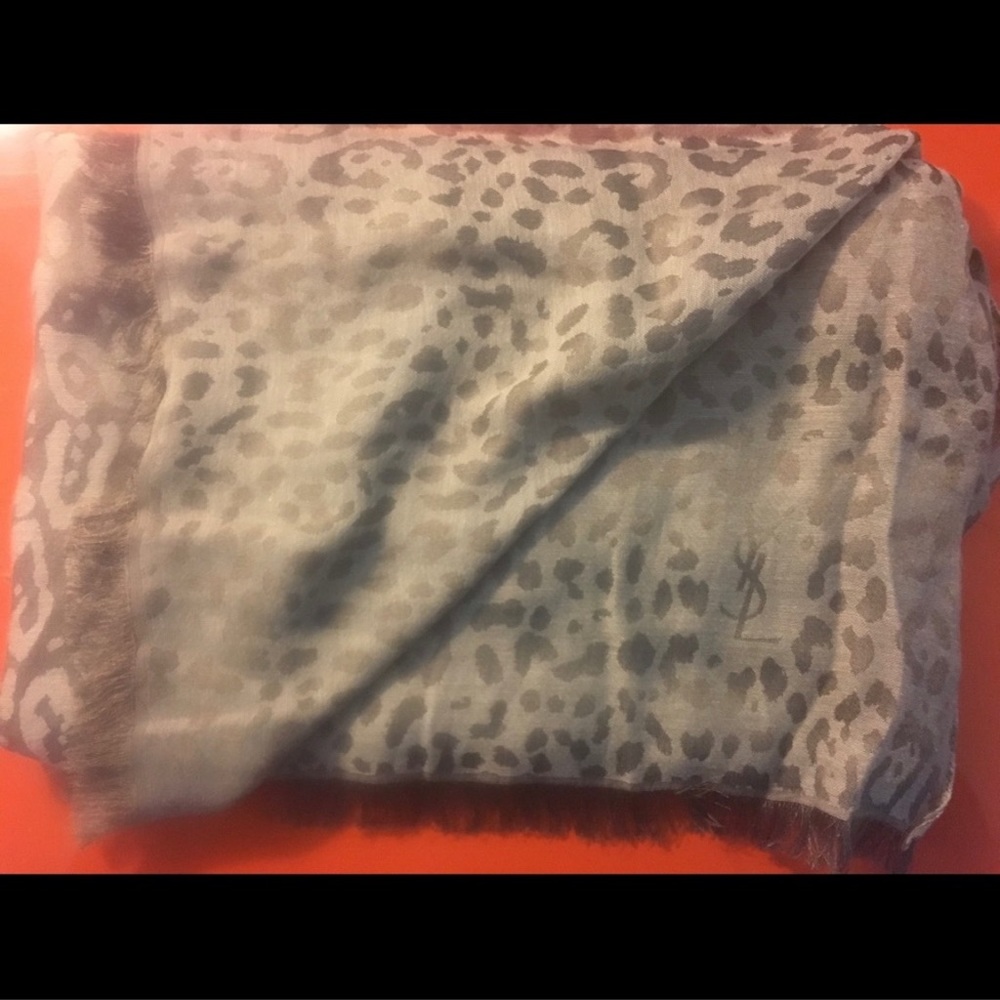 YSL Saint Laurent leopard light weight scarf